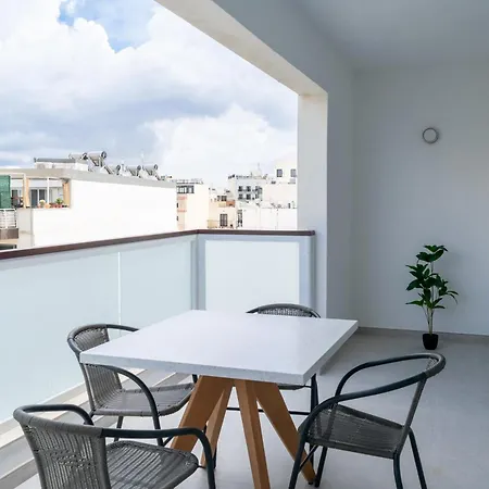 Gorgeous With Side Sea View 2 Apartment *
