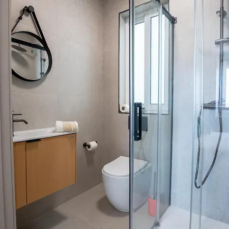 Apartment Gorgeous With Side Sea View 2
