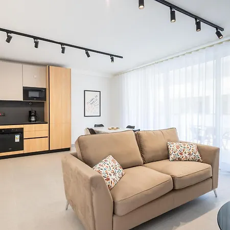 Apartment Gorgeous With Side Sea View 2 *