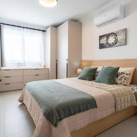 Gorgeous With Side Sea View 2 *