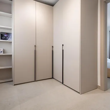 Gorgeous With Side Sea View 2 Apartment