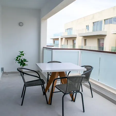 Gorgeous With Side Sea View 2 Apartment