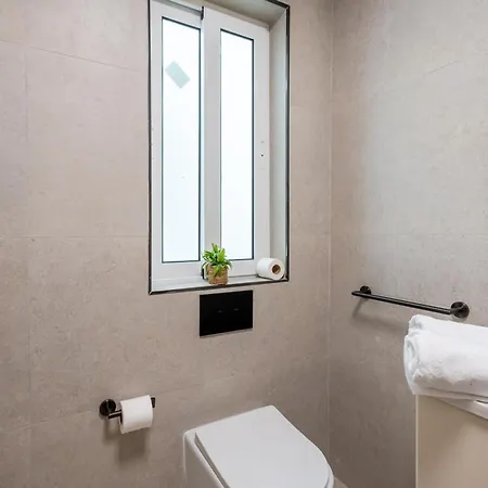 Apartment Gorgeous With Side Sea View 2 *