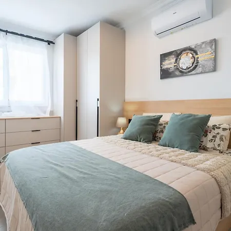 Apartment Gorgeous With Side Sea View 2 *