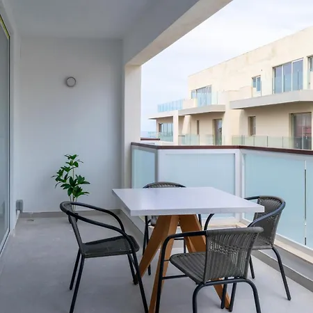 Gorgeous With Side Sea View 2 Apartment