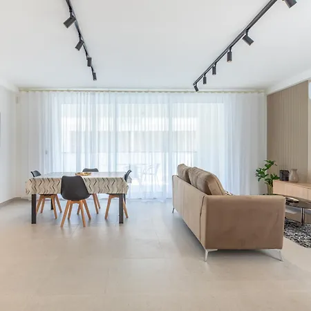 Apartment Gorgeous With Side Sea View 2 *