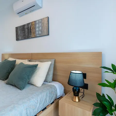 Gorgeous With Side Sea View 2 Apartment St. Paul's Bay